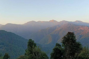 Kumaon Estate: A Room with a View at Jilling Range